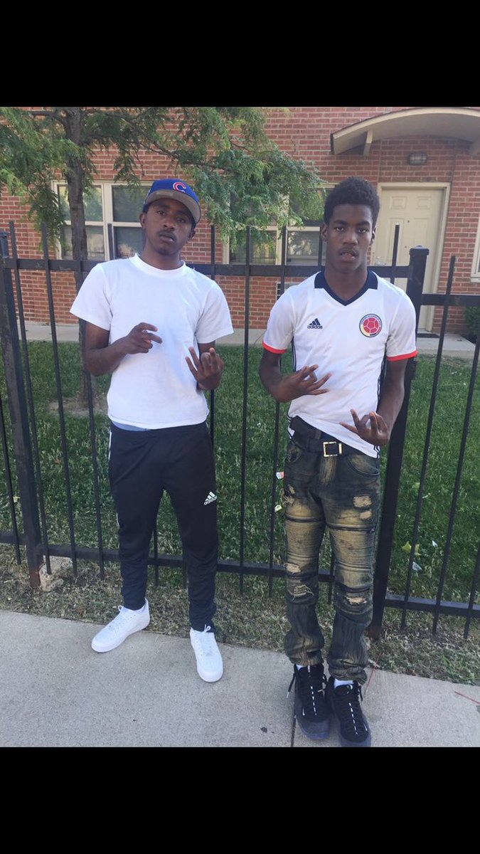 _geodrivemallyy's tweet photo. They see us they know what's Going 🗣 Free Da G It Is Bitch 🤐 #Rayski https://t.co/tooSKKtJrM
