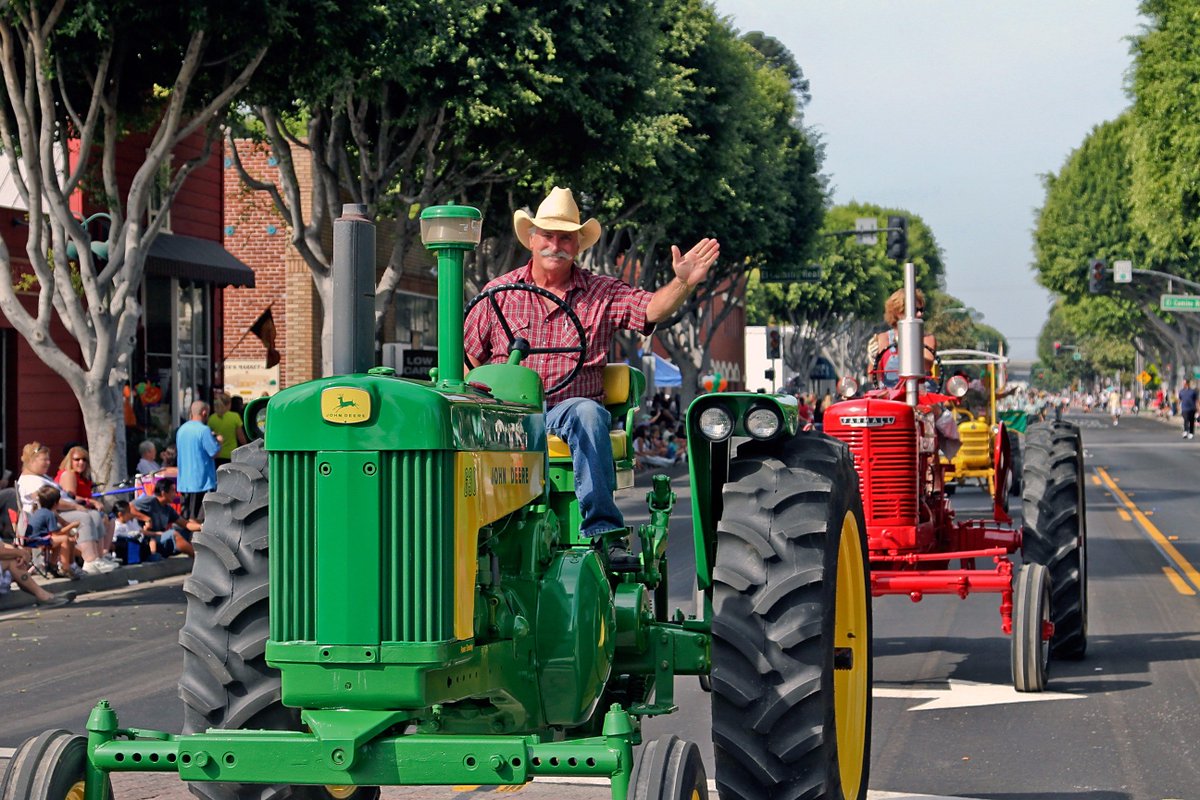 No matter how you are traveling we hope you have a fun and safe Labor Day.🚜
#TustinTillerDays