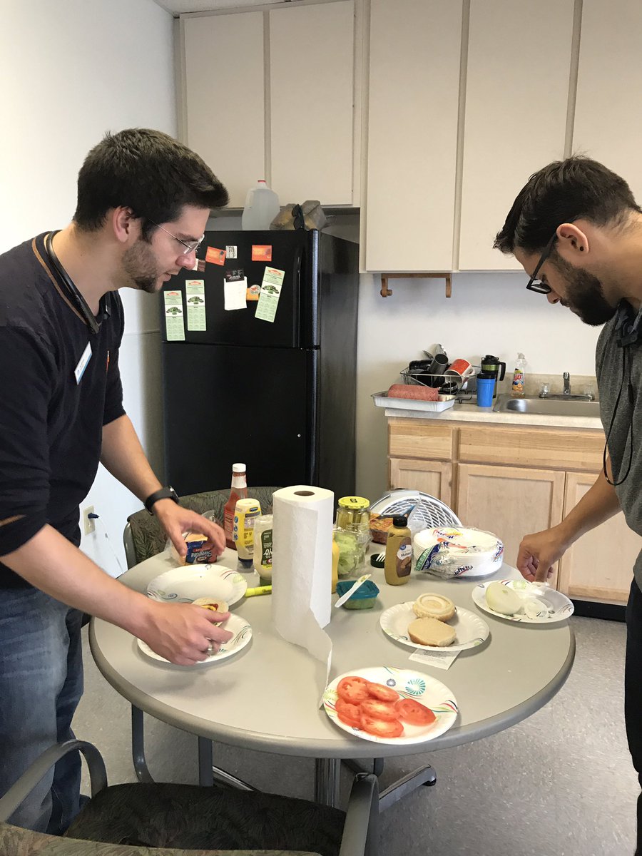 MelbourneStore's tweet photo. Labor Day at AT&amp;T here in Melbourne Florida!!! #attemployee #laborday #deliciousfood https://t.co/ktEDAgTIYc