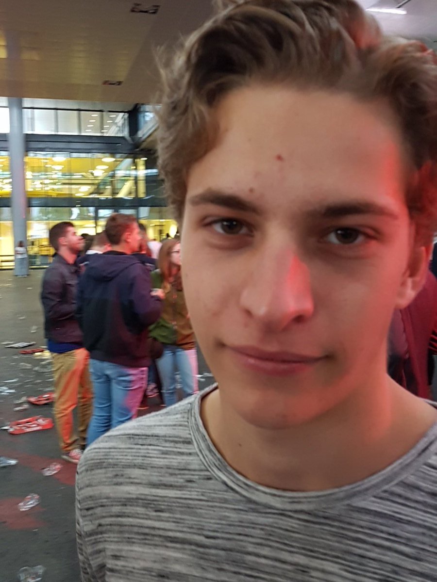 paulkastelein's tweet photo. Compleet uit je dak gaan met @Noeltjuhhh #OAYeindhoven https://t.co/0bstbW7hwk