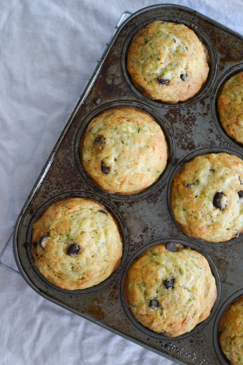 wvanillasugar's tweet photo. Chocolate Studded Zucchini Muffins https://t.co/U0pLHX312k https://t.co/KtsVhhneTt