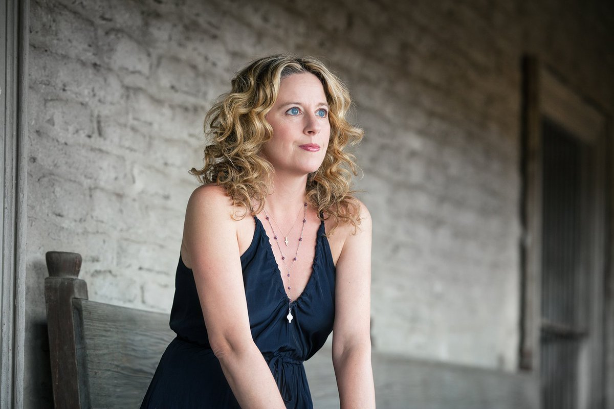 Massrycenter's tweet photo. CONCERT ANNOUNCEMENT: @AmyHelmMusic opens the season on October 7. Tix on sale now at https://t.co/5DUZRfTJ8m https://t.co/e0kicZ6jkz