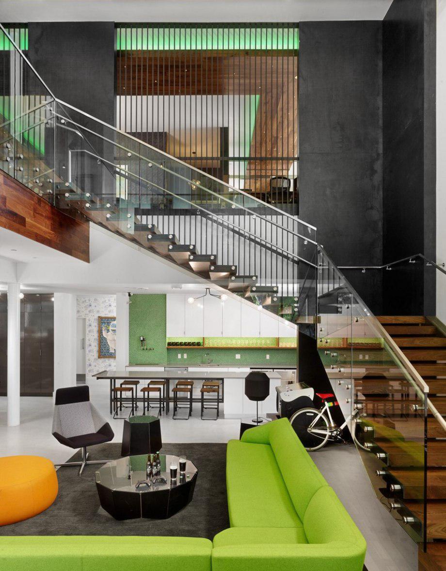 OfficeGoals's tweet photo. theCHIVE HQ in Austin, Texas https://t.co/8ZsxLFbgR4