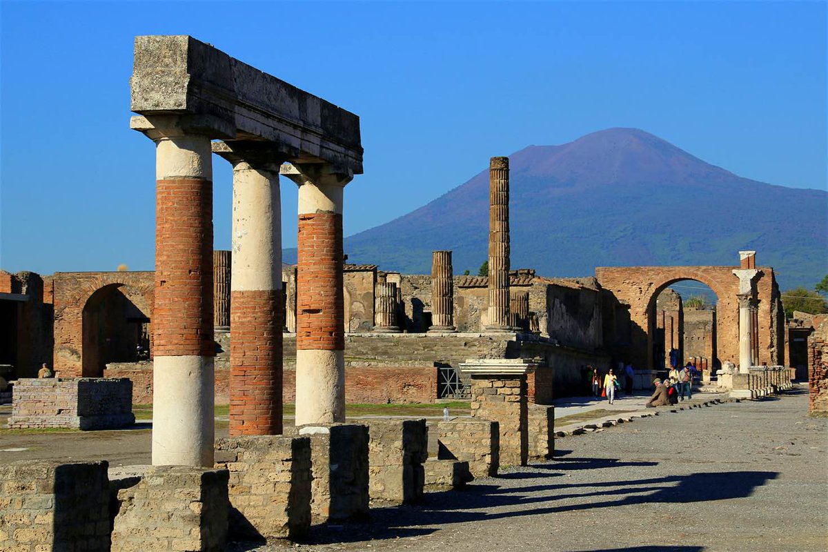 SEVEN SENSATIONAL DAY TRIPS FROM NAPLES by Bonnie Alberts crwd.fr/2eWdOK4