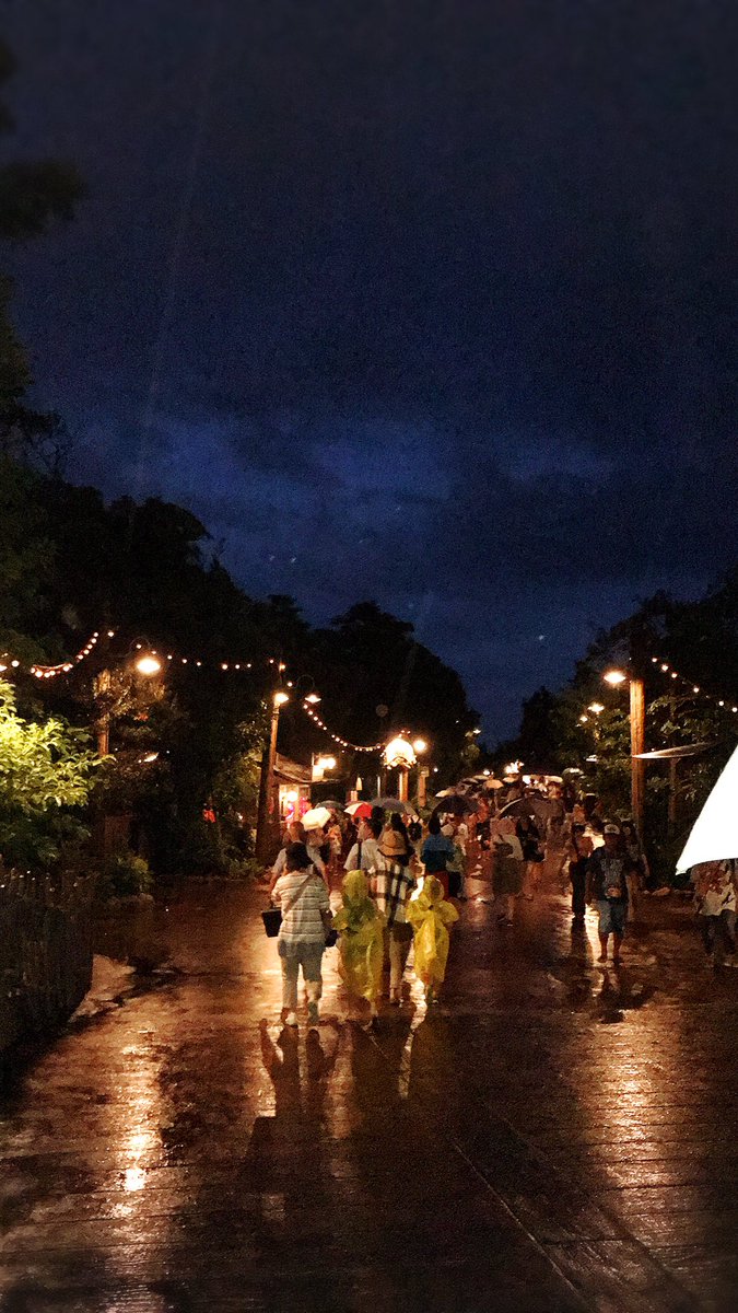 eririn444's tweet photo. 16周年おめでとうございます㊗️🎉
#tds16th
#DisneySea 💎 https://t.co/aveULF7K04
