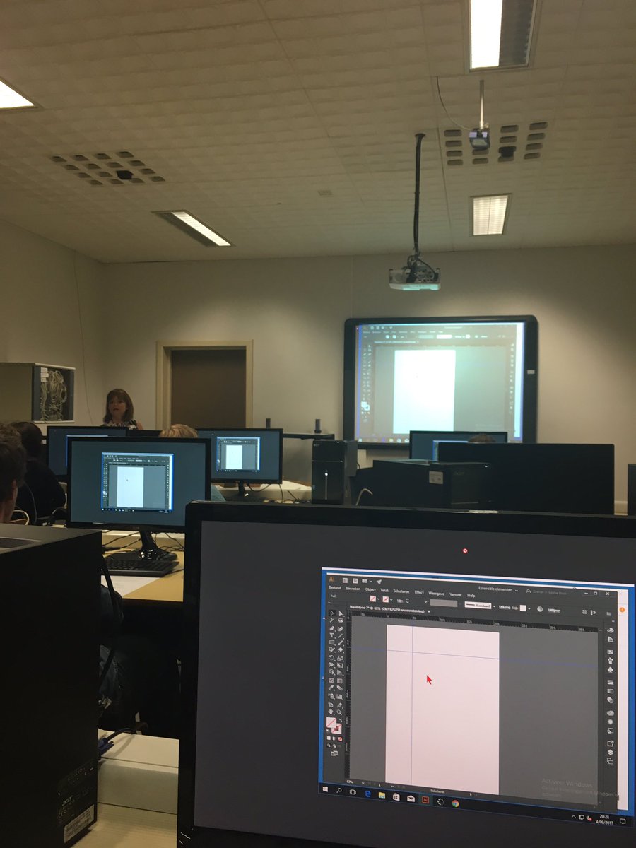 RobinRaes's tweet photo. Terug op de schoolbanken 🤓 #altijdblijvenleren #illustrator #byrobin https://t.co/AAG16BE902