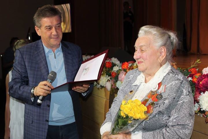 VladDTSZN's tweet image. Вручил поздравительные письма Мэра Москвы с Днем Города московским ветеранам.Была очень душевная, теплая встреча. Ветераны гордость столицы!