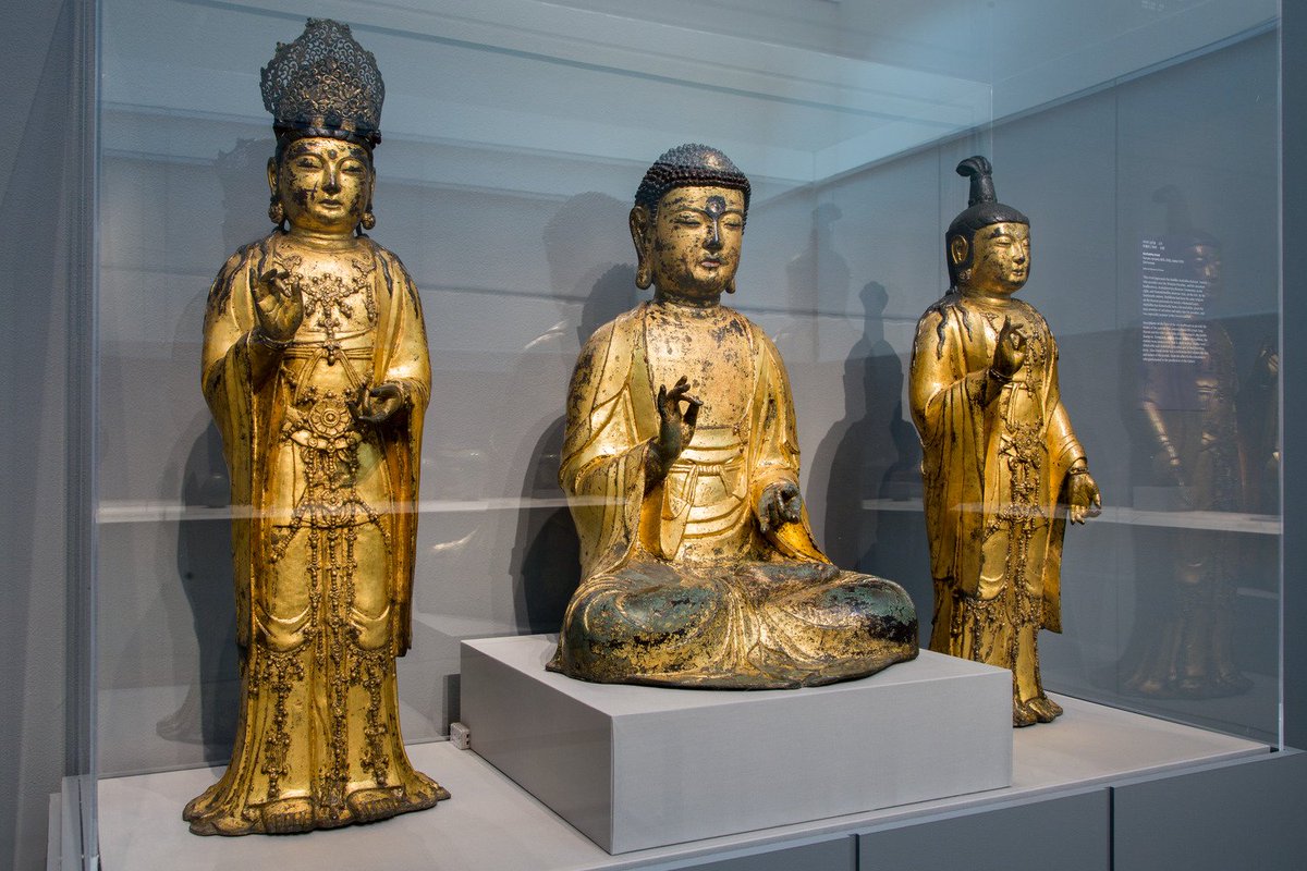 metmuseum's tweet photo. From the Late Bronze Age to the 21st century, #MetKoreanArt conveys the broad framework of Korean art history. https://t.co/s2Xet2T6zB https://t.co/XaRrR8BZST
