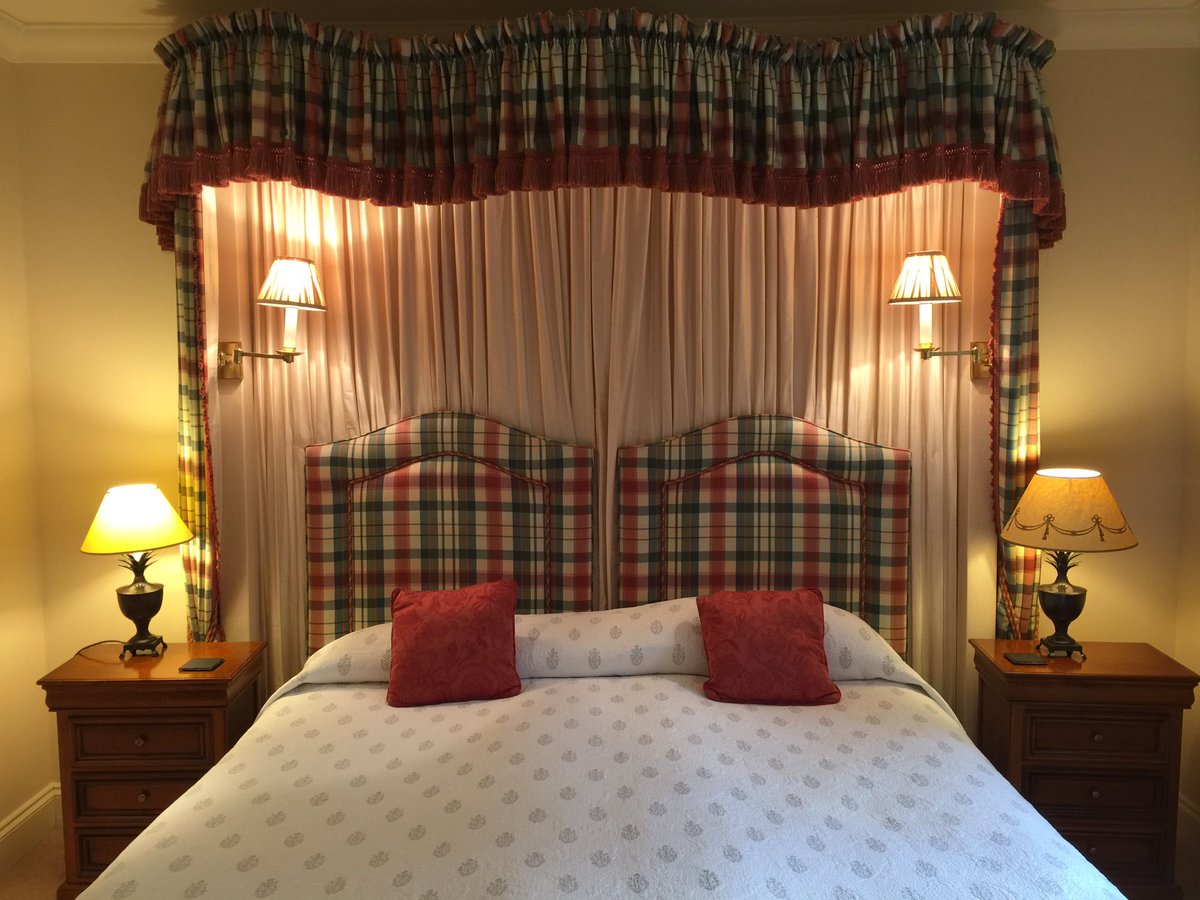 tuminds's tweet photo. Just arrived at the beautiful @MelfortHouse #Argyll. Welcome #whisky in the room #nicetouch https://t.co/mkVQJBOUup