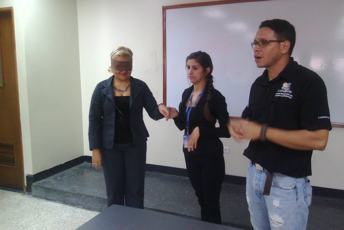 zulia_conapdis's tweet photo. Seguimos sensibilizando y educando por la discapacidad! en el Politécnico Santiago Mariño en #Maracaibo @Conapdis @MisionDrJGH https://t.co/cjbXIxrwma