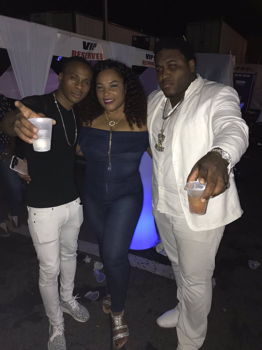 D_TECK's tweet photo. Family Ting #Daseca #Dextadaps #BLVD #Fishbowlsundays https://t.co/5KnGEIOYGz