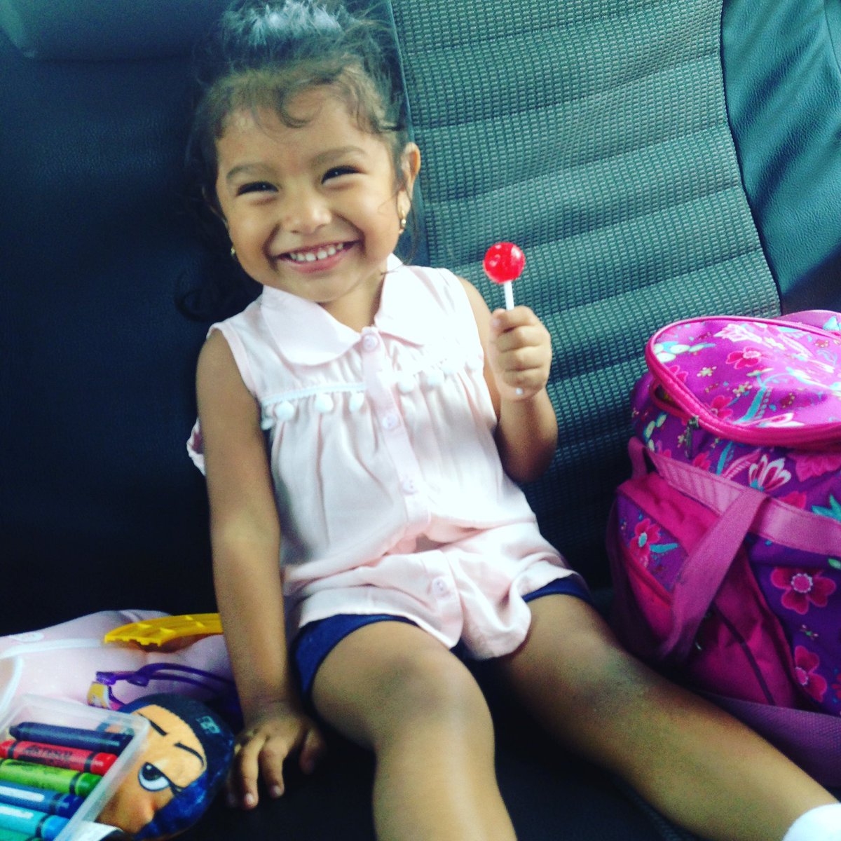 Lucy_28cute's tweet photo. No crezcas más mi niña bonita https://t.co/FHiVD1ltSk