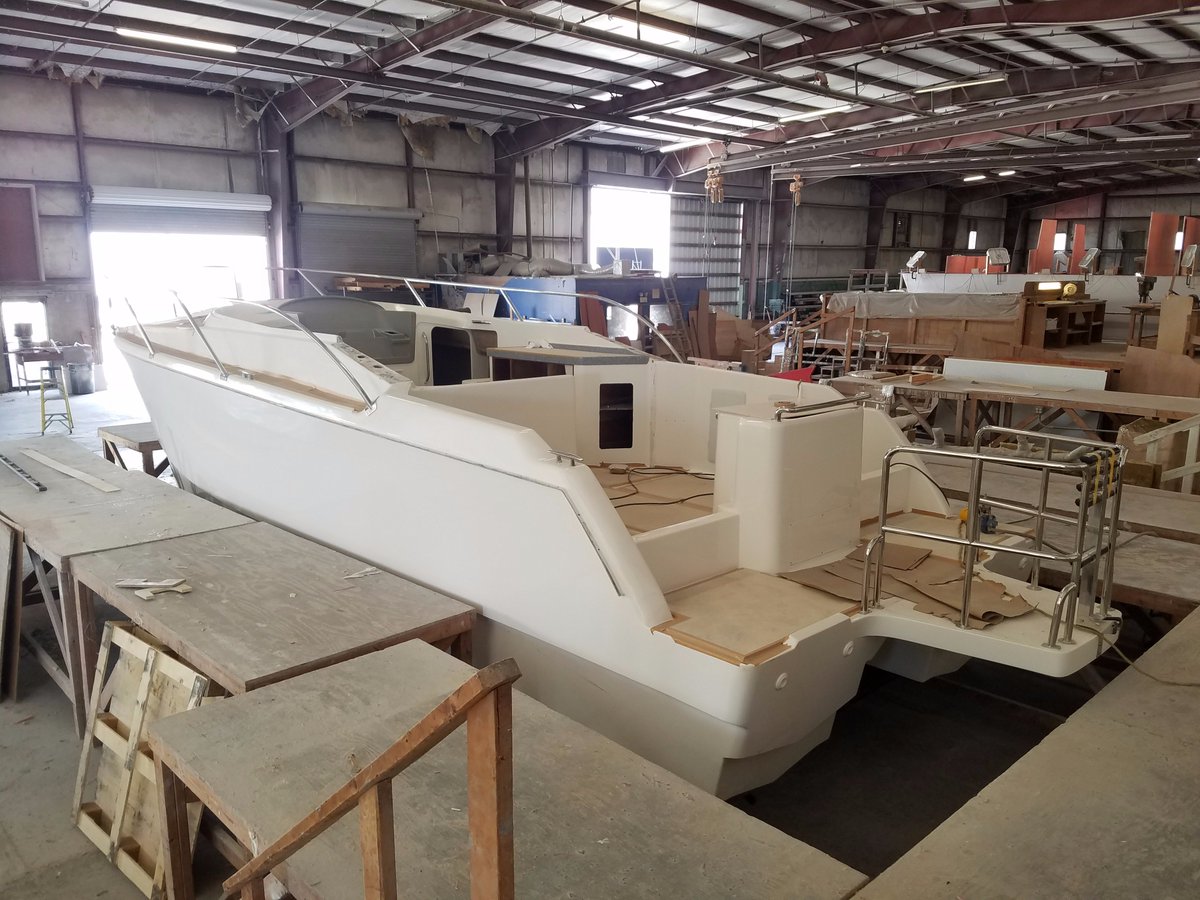 Endeavourcats's tweet photo. Happy Labor Day from @Endeavourcats! The @ArrowCat 320 is now under construction at our manufacturing facility in Clearwater, FL! #marine https://t.co/EzGltHOyme