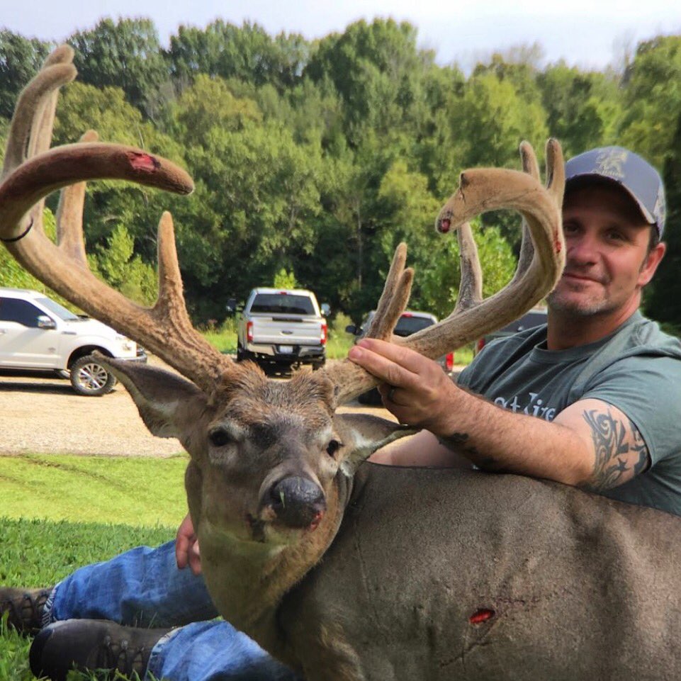 thwackem's tweet photo. KY never disappoints! We always look forward to the Ky opener and sharing all the great bucks taken in the Bluegrass State! https://t.co/xSJx0Uz3tF