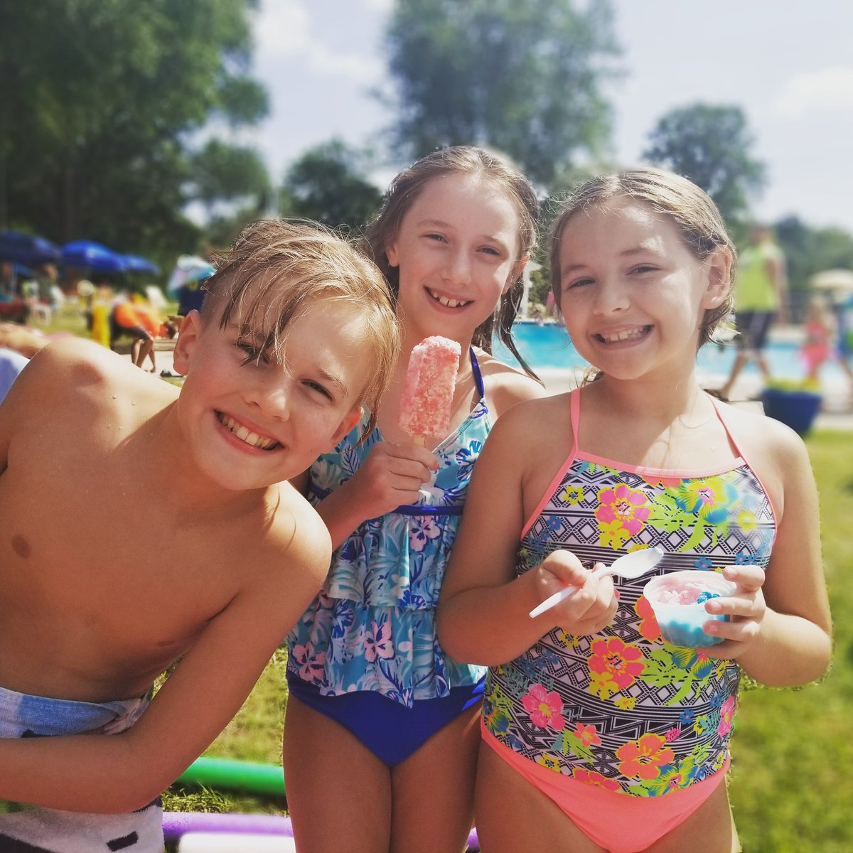 ChrystalToussai's tweet photo. Last day of summer before school starts! #goodbyesummer #hello4thgrade #friends #icecream #maryland #adventures https://t.co/9WSwtb8Exx