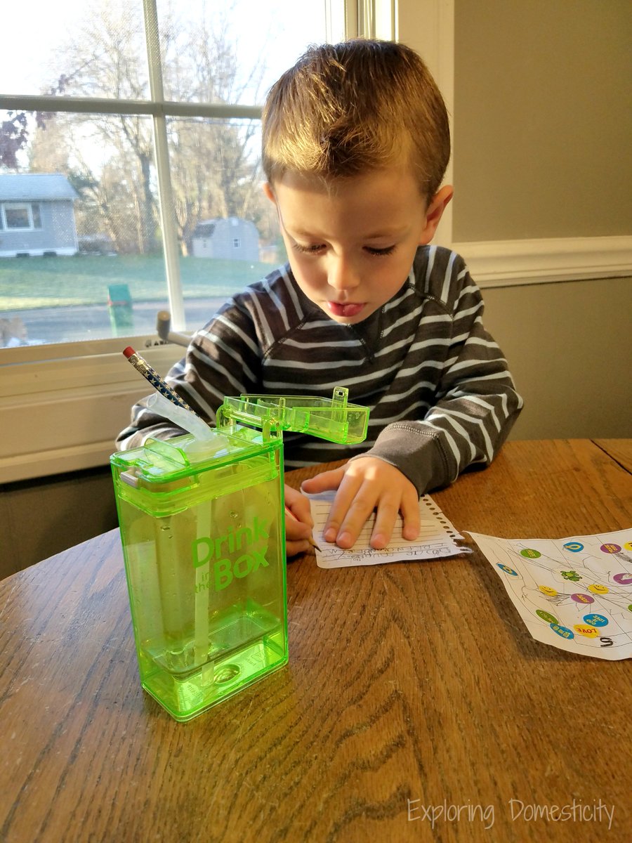 ExpDomesticity's tweet photo. Perfect fit for small lunch bags! Drink in the Box from @PrecidioDesign is amazing! https://t.co/kGU9hZBWc7 #school #lunches #drinkinthebox https://t.co/HEO0vexyL7