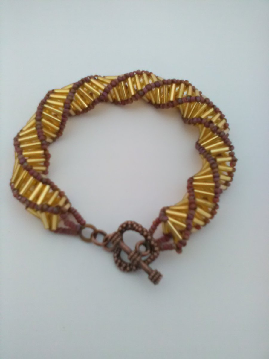 oriettafalconi's tweet photo. https://t.co/r9QniigkpX #Buglebead #spiralbracelet #cuffbracelet #Beadweaving #buglebead #jewelryhandmade #bohobracelet #MadeInItaly #etsy https://t.co/U3N5zXF9vQ