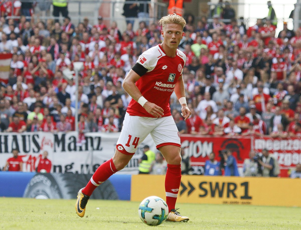 Mainz05en's tweet photo. @DBUfodbold Viktor #Fischer played 25 minutes as @DBUfodbold ran out 4-1 winners against Armenia this evening! Nice one, Viktor #ARMDEN 🇦🇲🇩🇰 https://t.co/TmRDgBZJkt