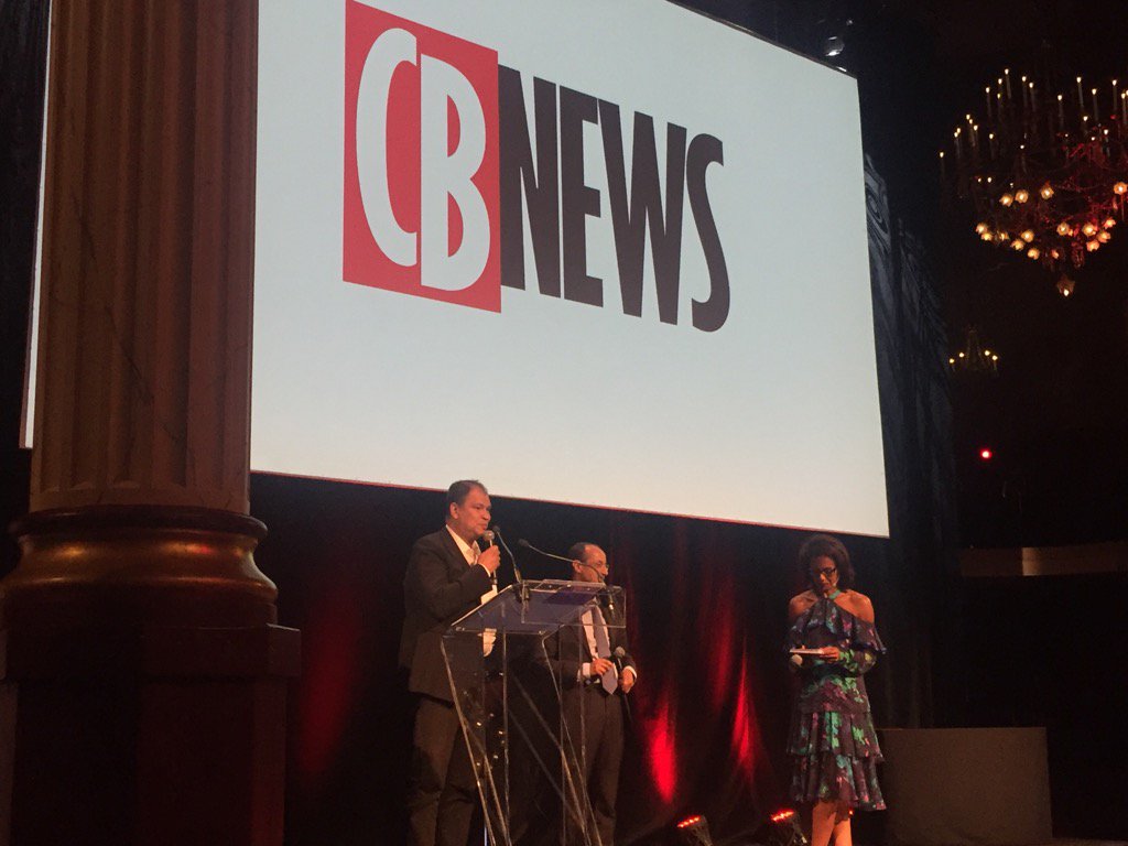 sylvieschaffner's tweet photo. Mot de la fin par @zabelton, le formidable rédacteur en chef de @CB_News qui revient en TV à partir du 23/09 #GPDM17 https://t.co/bFqGiBmttV