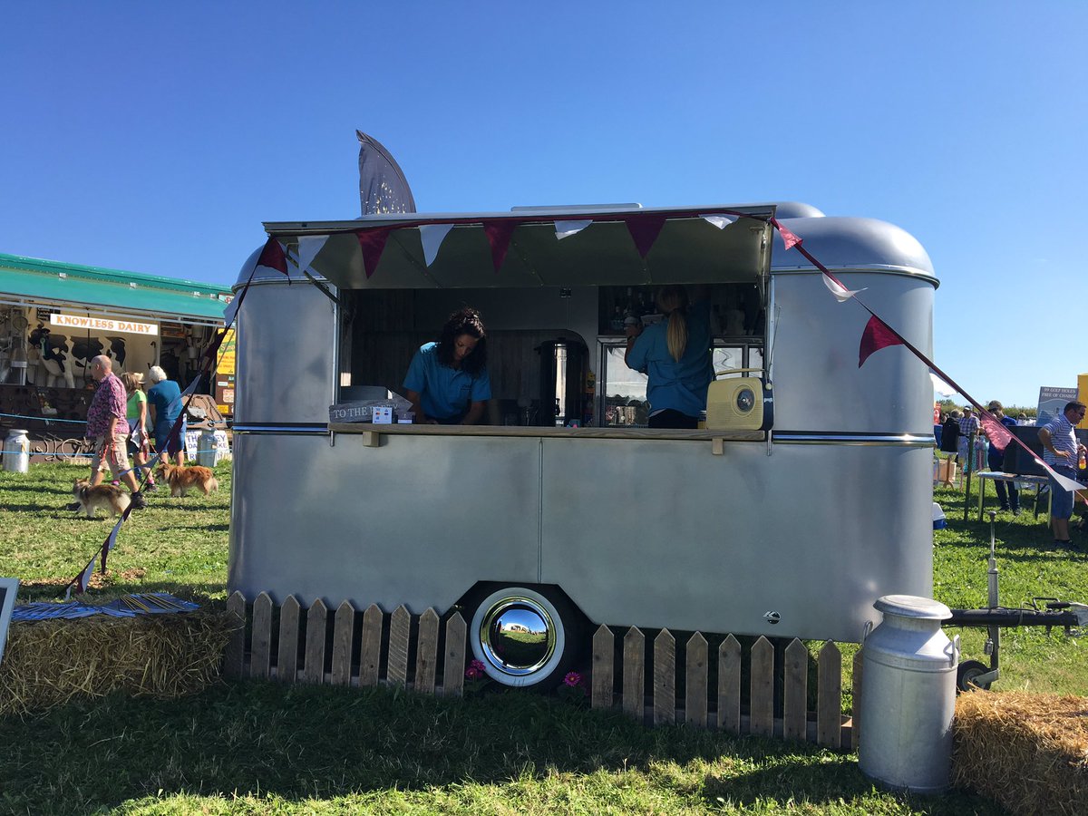 DorsetCherryBar's tweet image. @Dorset_Hour our Cherrybar is now available for Weddings &amp;amp; Event hire 🍒🍸🍹🍺