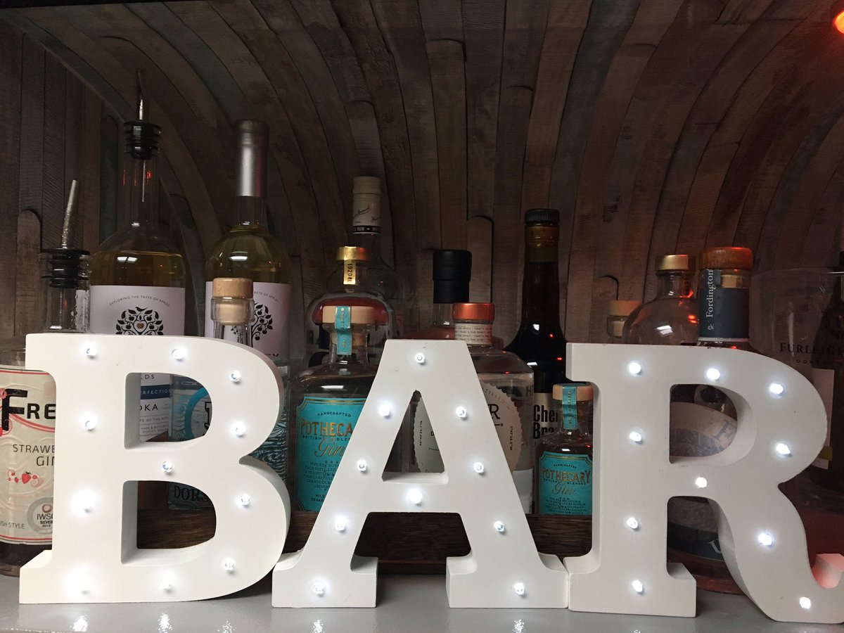 DorsetCherryBar's tweet image. @Dorset_Hour our Cherrybar is now available for Weddings &amp;amp; Event hire 🍒🍸🍹🍺