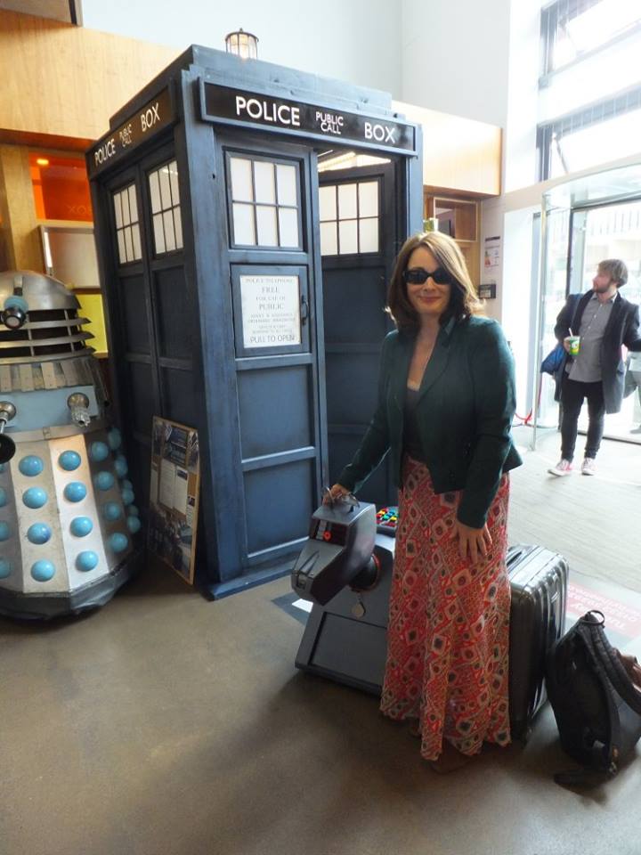 Great to meet <a href="/thenicolabryant/">Nicola Bryant 🇺🇦 🌻</a> at #Whooverville, she wanted to take K9 home lol!