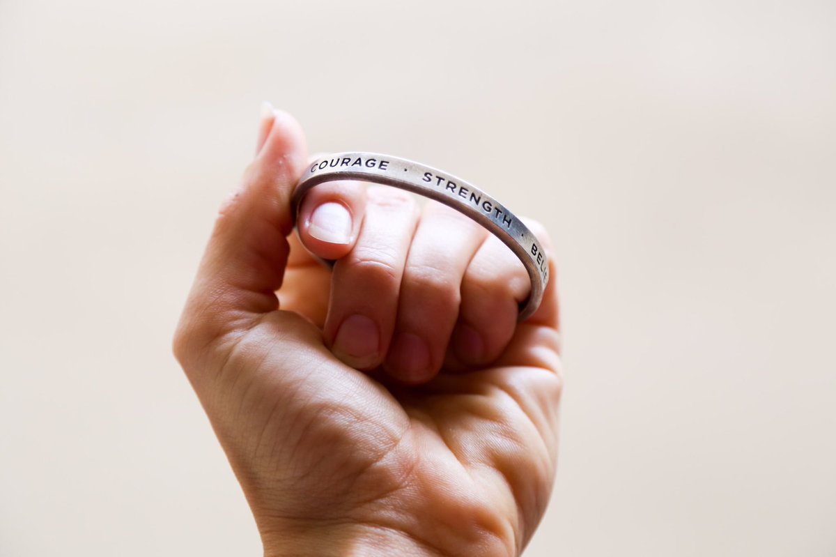 WhitneyHowardDs's tweet photo. 💙❤️ Courage Strength Believe ❤️💙 Happy Labor Day!!! #whitneyhowarddesigns #accessorizinglifesjourney https://t.co/8iXr09OwFf