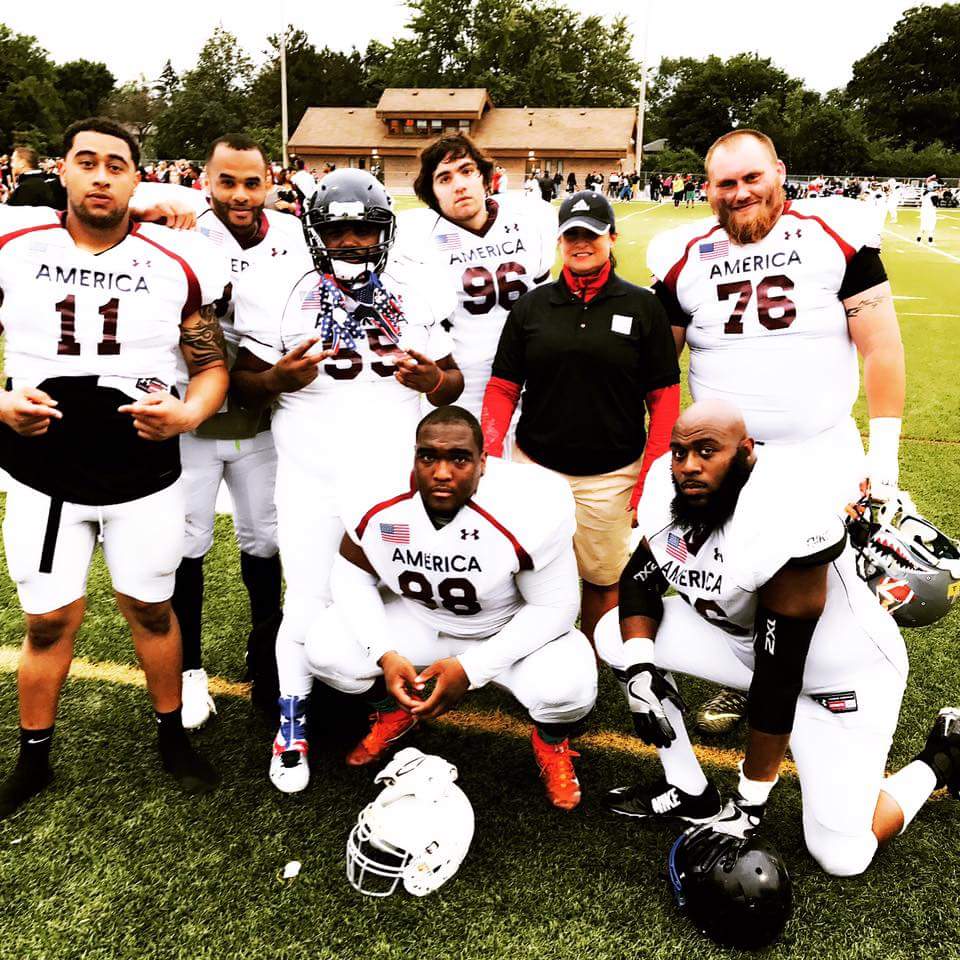 CoachLoLoc's tweet photo. Amazing experience coaching DLine-Team America in Canada this wknd🏈 #TeamAmerica #GlobeBowl #FirstFemaleCoach #BreakingBoundaries #EastPreps https://t.co/Z0q0RlC2sI