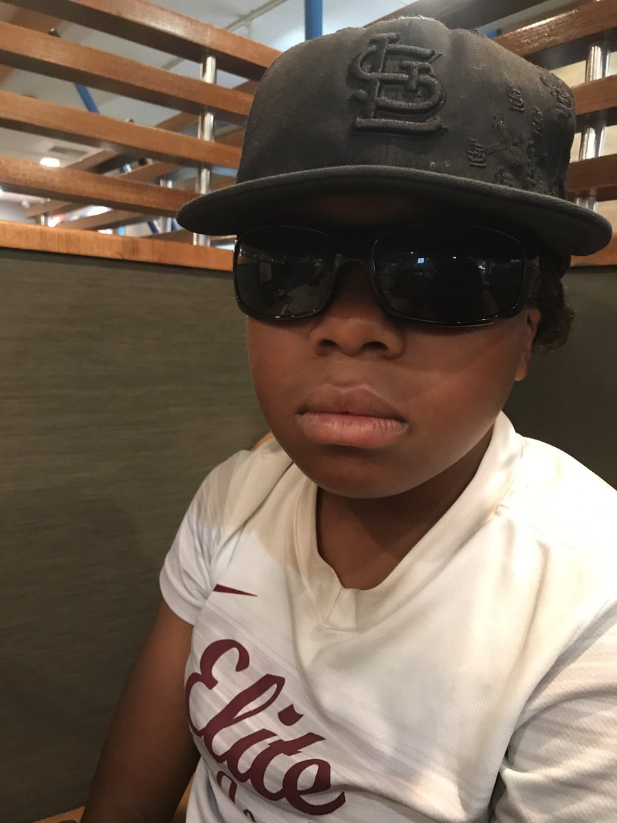 RhodesPhillip's tweet photo. Back from STL.... and she brought the STL attitude with her. #funnygirl #minime #tryingnottosmile https://t.co/I3a33NyUAd