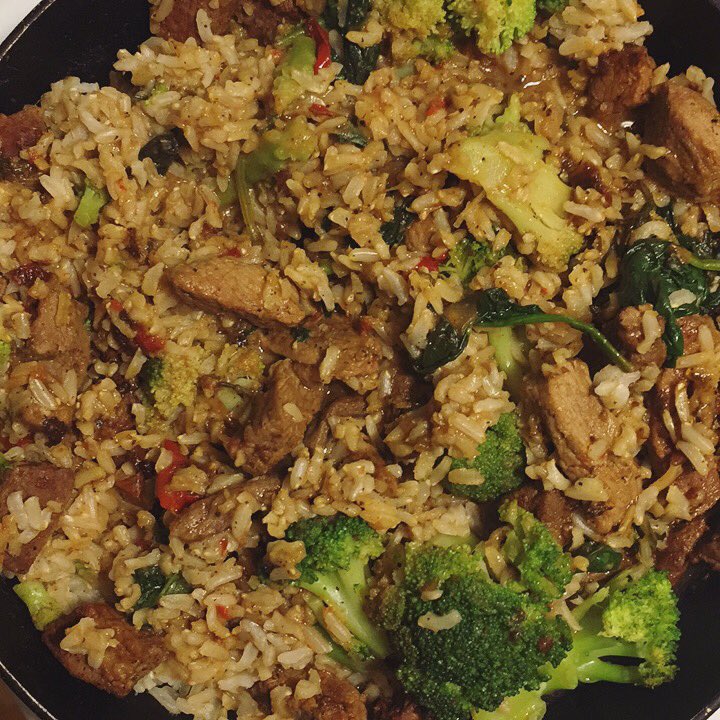 SelimCreations's tweet photo. Pepper steak, brown rice, and vegetables 👨🏾‍🍳👍🏾🌶🍚🍴 #selimdivinecreations #peppersteakandrice #vegetables #protein #cook #culinary https://t.co/xGx1mm3Di1