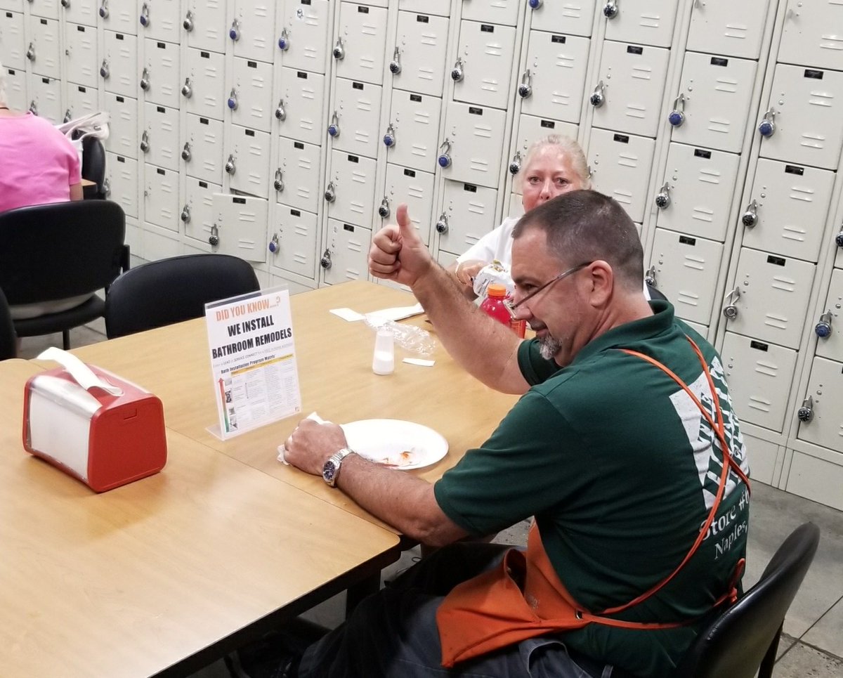 oteroo10's tweet photo. Celebrating Labor Day and recognizing Associates that embrace the Orange! THANK YOU ROLONDO! https://t.co/JuUZGVXqLw