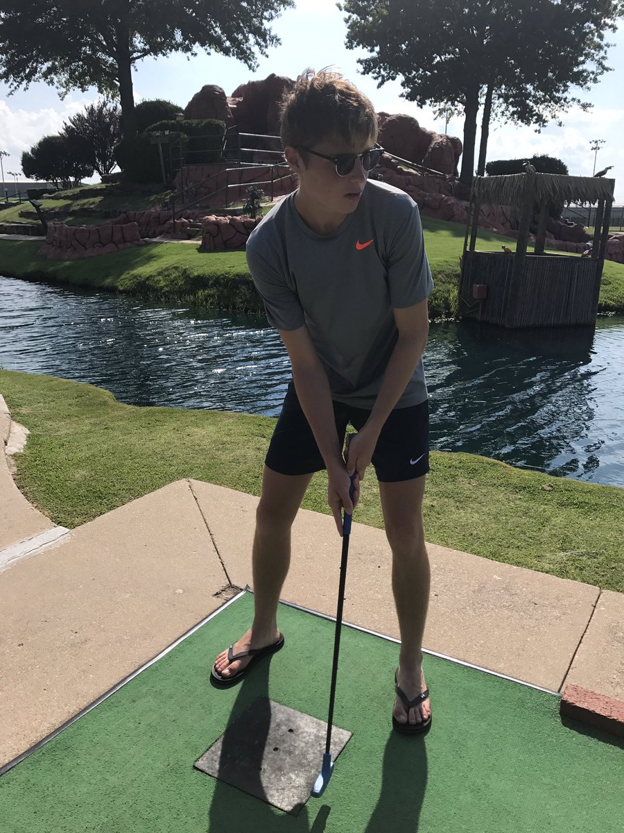 gracemck03's tweet photo. just a couple more pics for my bday boy 💗 love you!!! I hope you've had the best day ever 🎉😘 @mccombscooper https://t.co/oxaws4nhzW