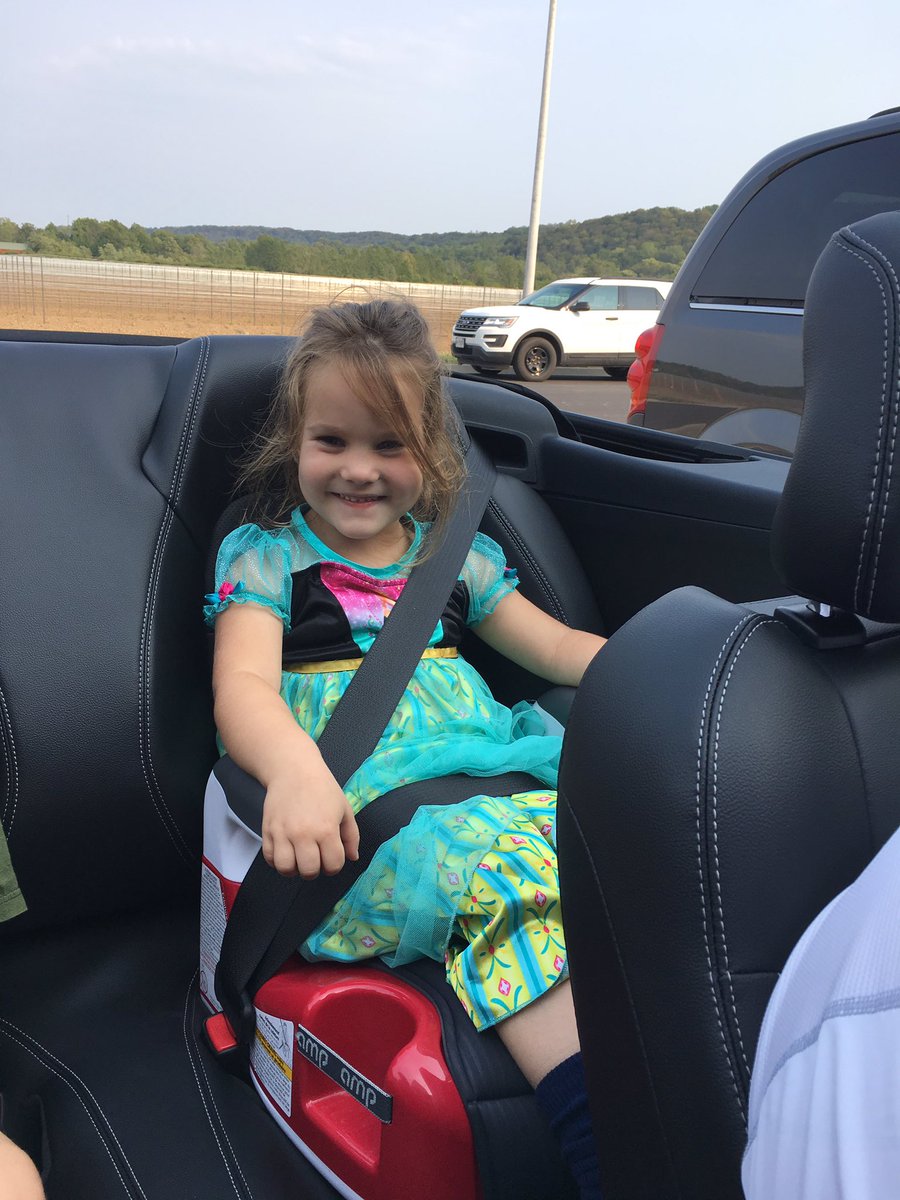 scott_sma's tweet photo. First family ride in the Mustang and Lily's first ride. Great times and big smiles! #mustang #endofsummer #FordMustang #familyfun https://t.co/eWH05e2GIW