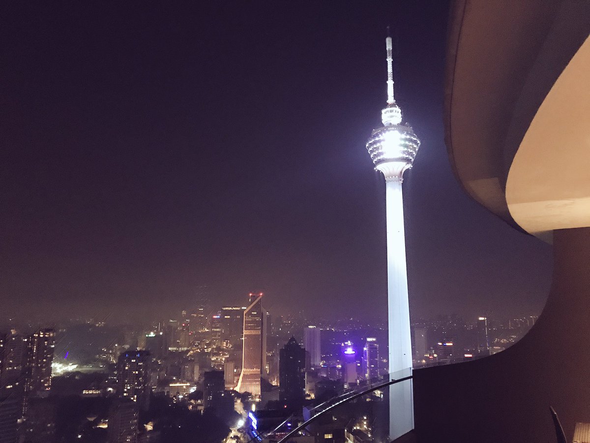 tutorlim's tweet photo. Another close up view to the KL towers #tbt #epic #engineering #tutorlim https://t.co/wstR8yvsOP