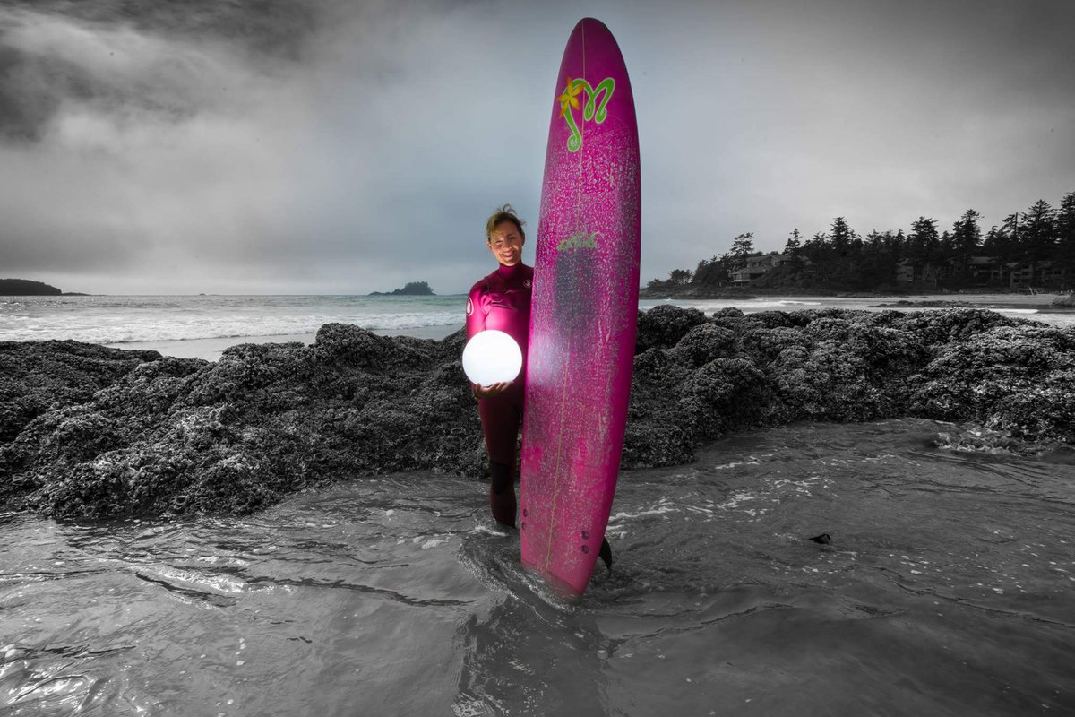 SarahMcLachlan's tweet photo. My dear friend Robin Houck took this picture as part of a series he calls "inner light, finding your passion"...xoS https://t.co/teFUid4Mu7