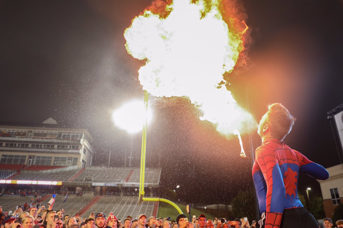 JerryFalwellJr's tweet photo. Here @LibertyU students celebrating historic football win over @BUFootball at 3AM Saturday night. Photo cred: Logan Bosiger https://t.co/NoeqAA7GBH