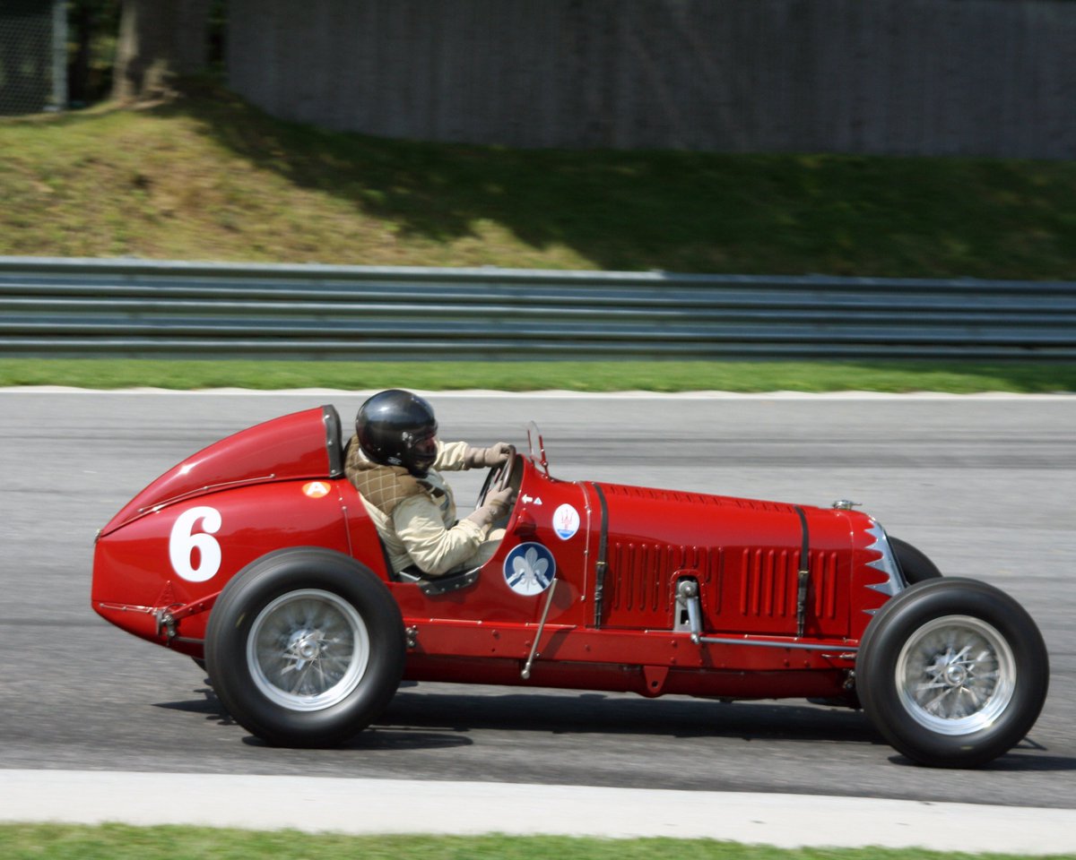 JBracing_handle's tweet photo. #hf35 at @limerockpark some real vintage cars here. https://t.co/sJQmBdpxcV