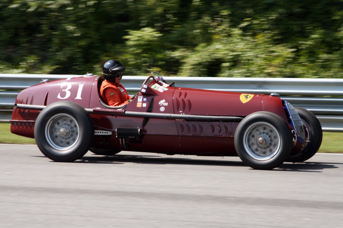 JBracing_handle's tweet photo. #hf35 at @limerockpark some real vintage cars here. https://t.co/sJQmBdpxcV