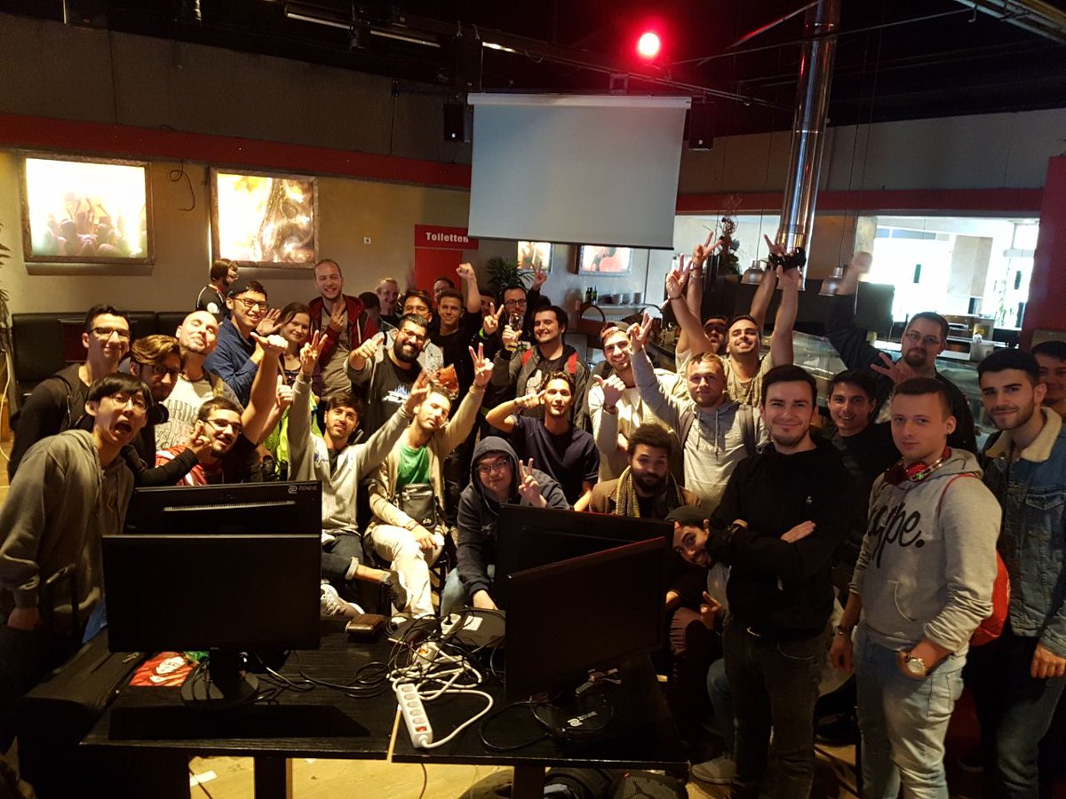 Aisu_Bimu's tweet photo. Photo blast from @ArcadeDreamsMUC Thanks for the event!

#munich #twt #tekkenworldtour #tekken7 https://t.co/OzNyroWSgl