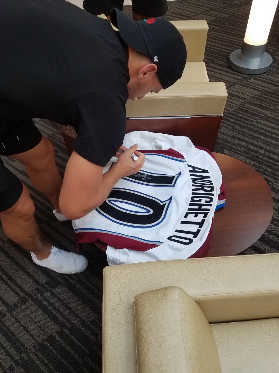 RandyFrmSt8farm's tweet photo. So grateful for @Andrighetto25 meeting up to sign this gamer
And meeting @MarkBarberio was sweet too!
@Avalanche
#FavoritePlayer
#IsItOctYet https://t.co/h8bH32UMwm