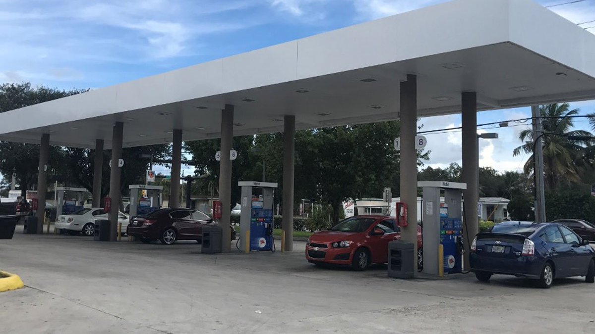 Business as usual at S. Fla. gas stations as Irma draws closer bit.ly/2iX5kaj?utm_me… https://t.co/ha4yuZUiBZ