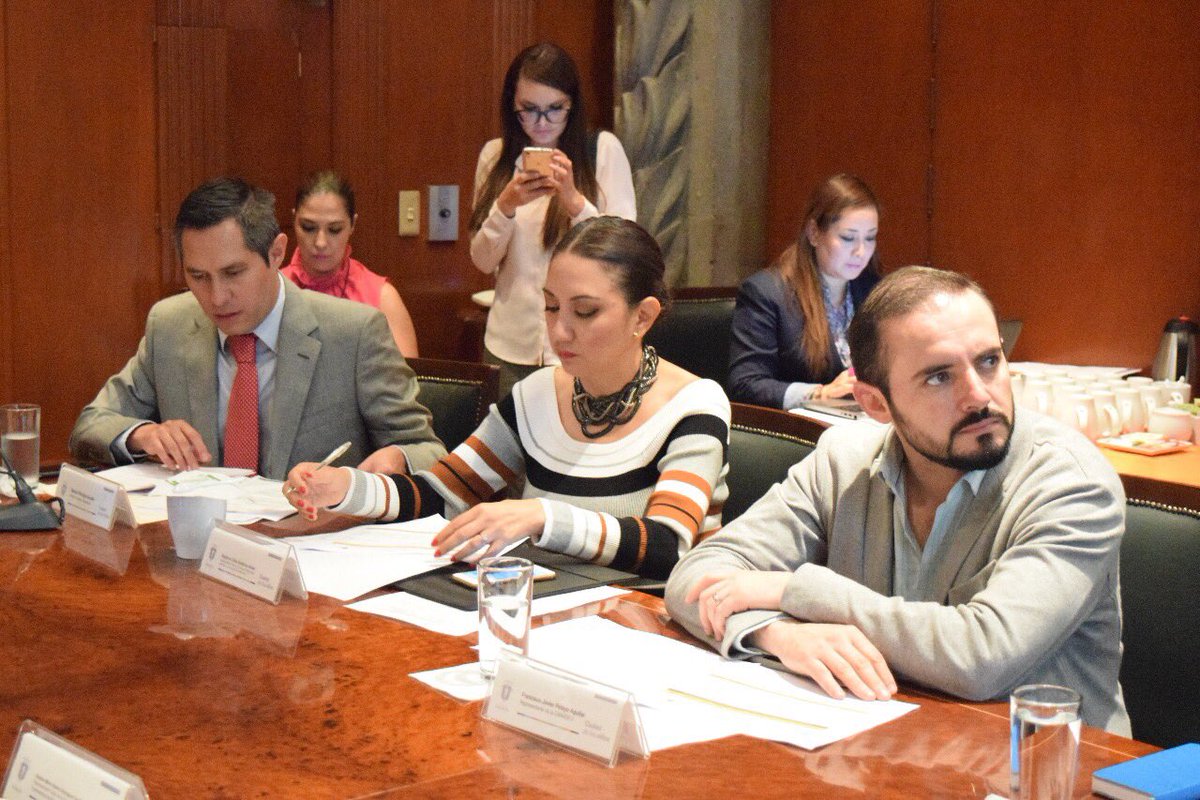 zoilagtez's tweet photo. En Comité Técnico del fideicomiso #CUSMAX aprobamos 53 obras en zonas q generan la contribución y zonas vulnerables, por un mismo Zapopan! https://t.co/YEIysp6JVf