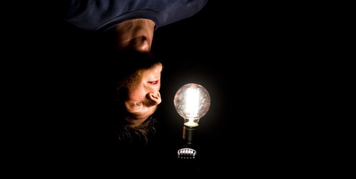 TENTstudio's tweet photo. #Acrobatiek, spoken word, live #muziek, #video en een vleugje waanzin. Vanaf donderdag #MonkiBusiness @TENTstudio! Kaarten @FringeAmsterdam https://t.co/6uAUOpdnbo