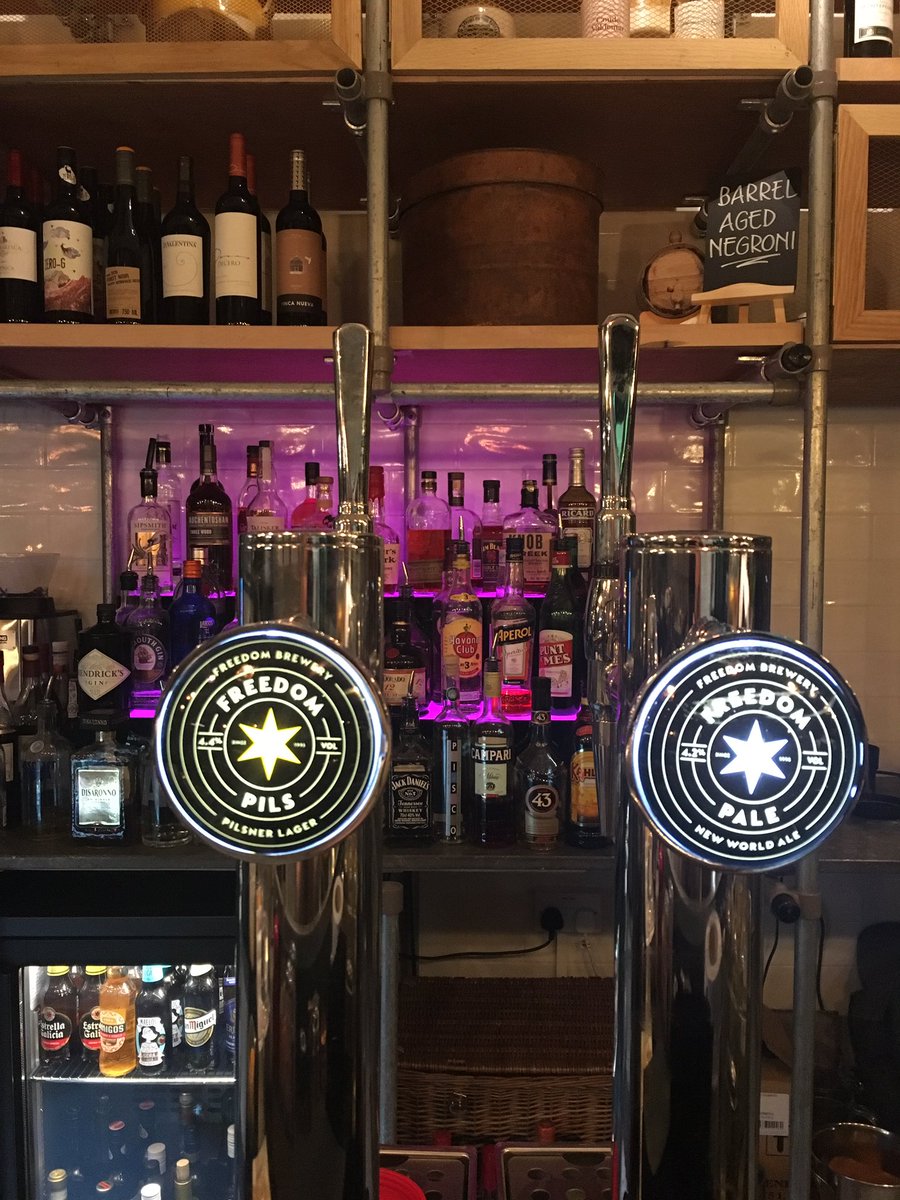 JulesPutney's tweet photo. Craft beers on tap from @FreedomBrewery and certified #vegan #tastefreedom #greatwithtapas https://t.co/ACyncxZG0f