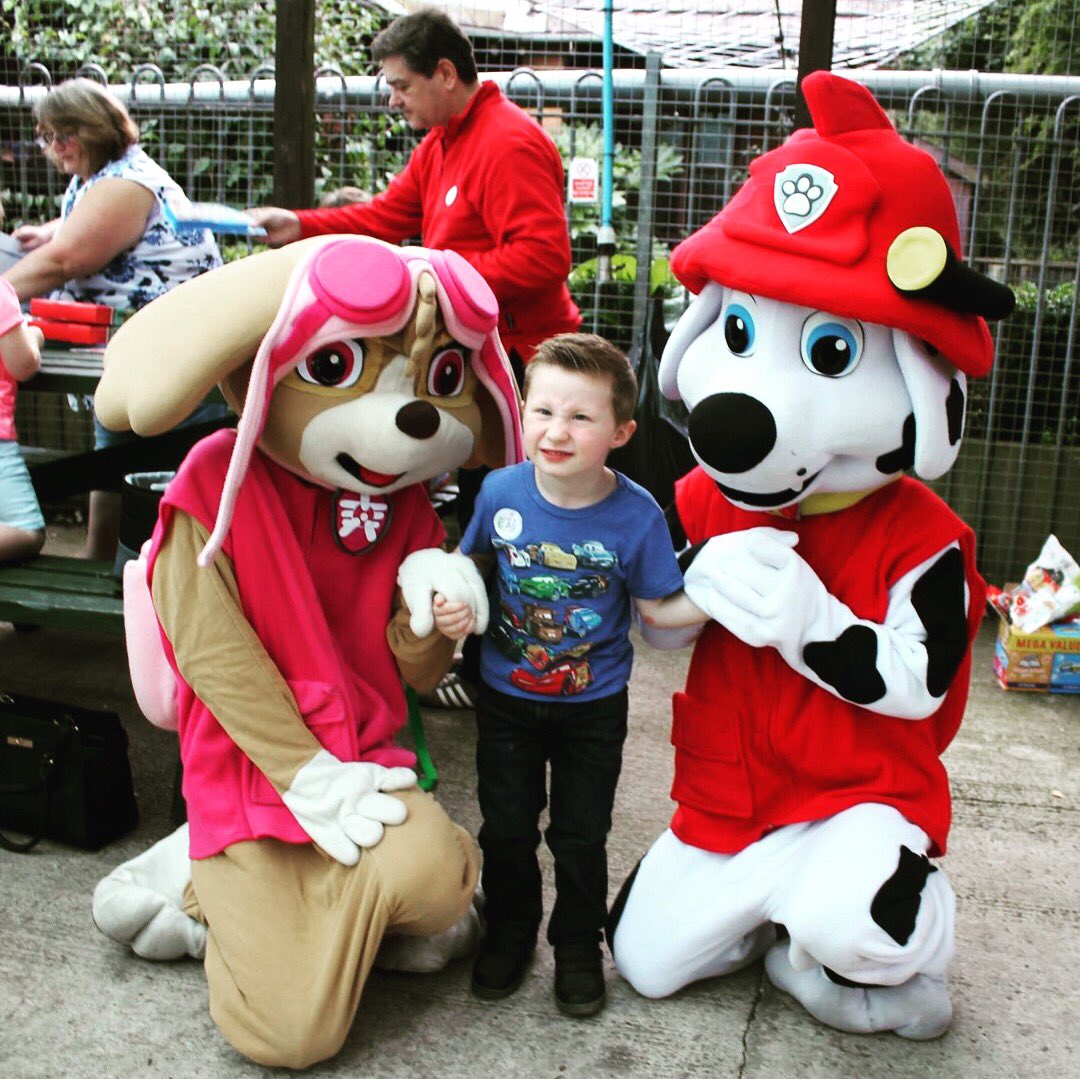 FunTimeMascots's tweet photo. Elle's High Five Fundraiser! Great day https://t.co/XOVjkq6b3a