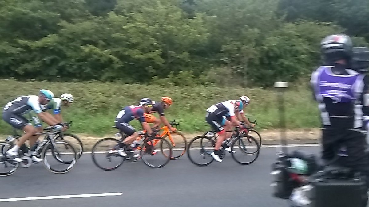 rainbowkitty142's tweet photo. Pictures from #tourofbritain2017 as it went past Druridge Bay Country Park. https://t.co/EhkM3g21dC