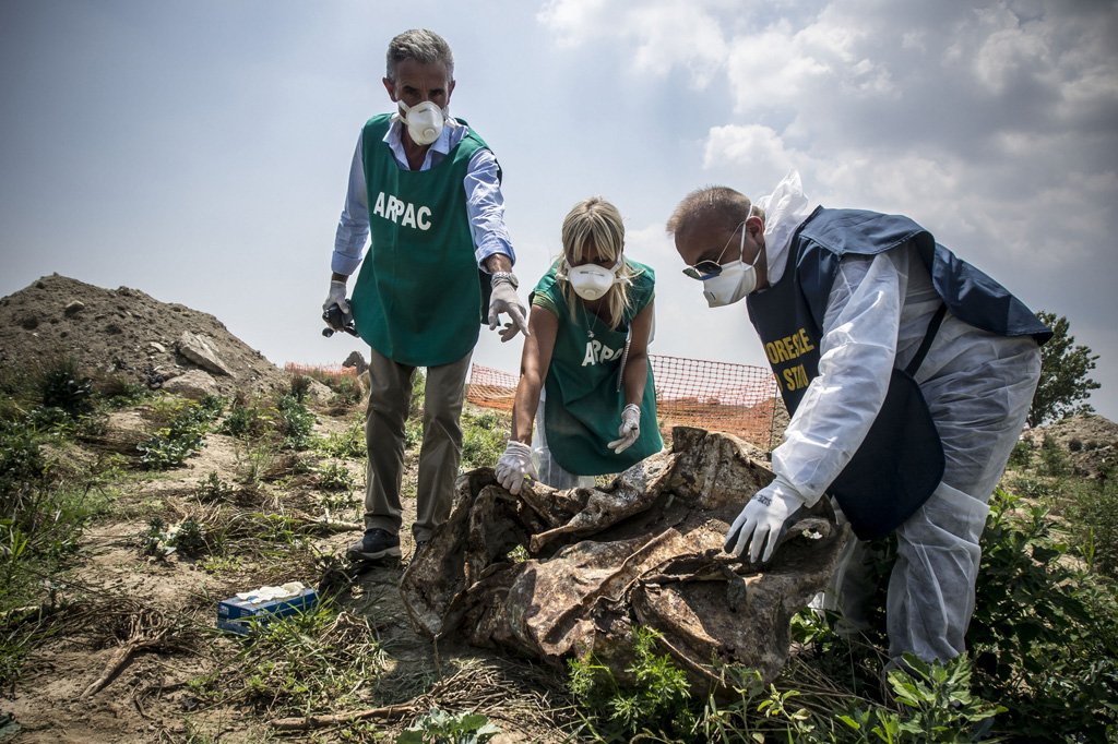 Una firma per impedire l'ennesima catastrofe ambientale, la cementificazione selvaggia e gli ecomostri lipu.it/salvailsuolo #salvailsuolo