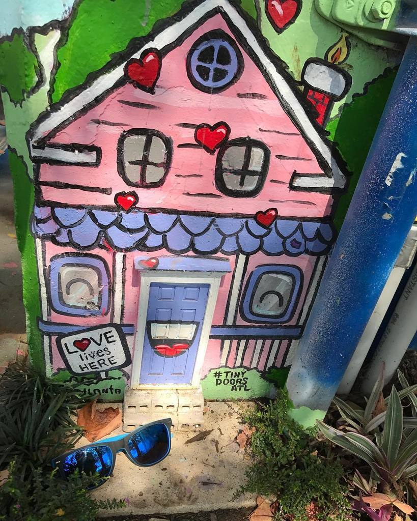 mgillespie530's tweet photo. #tinydoorsatl #krogstreettunnel #atl https://t.co/0azRysFhLf