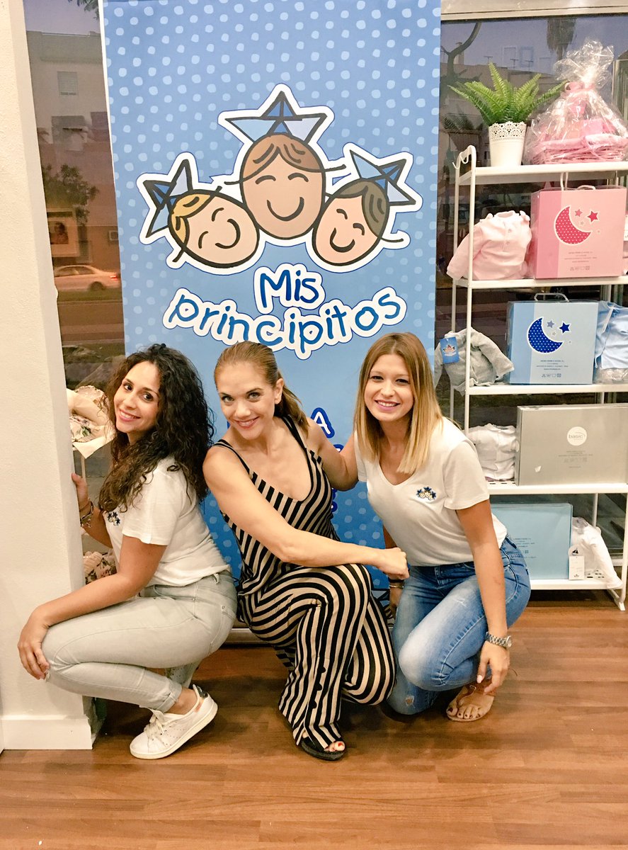btrapote's tweet photo. Nueva tienda de moda infantil en @TurismoJerez #misprincipitos #zipiyzape son los primeros en probar sus diseños #modelos #proximodesfile 👬👬 https://t.co/hTNVT6rkbB