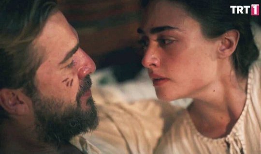 benimfikrimce's tweet photo. Geceye #erhal bırakıp gideyim o zaman💕 #esrabilgiç #enginaltandüzyatan @esbilgic @eadksk https://t.co/m22Q4UfcXA